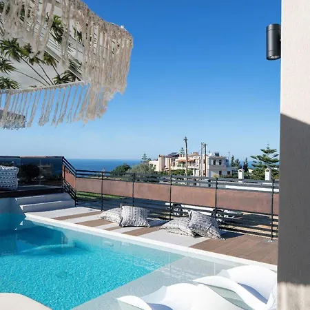 Villa Macaw Luxury Residence, Daily Housekeeping Included!