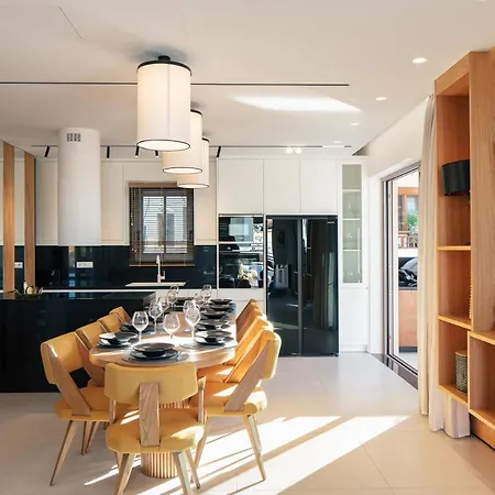 Macaw Luxury Residence, Daily Housekeeping Included! 빌라 *