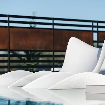 Macaw Luxury Residence, Daily Housekeeping Included! 스켈레타