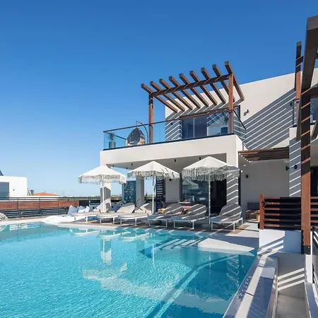 Macaw Luxury Residence, Daily Housekeeping Included! 스켈레타