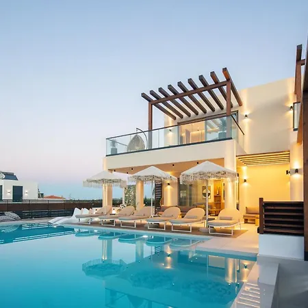 Macaw Luxury Residence, Daily Housekeeping Included! *