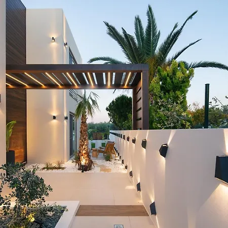 Macaw Luxury Residence, Daily Housekeeping Included! Villa *