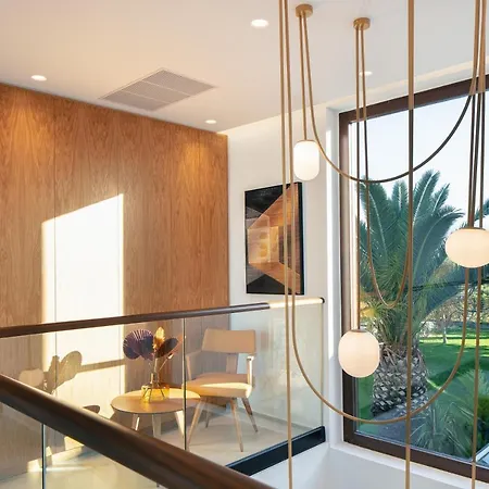 Macaw Luxury Residence, Daily Housekeeping Included! 스켈레타