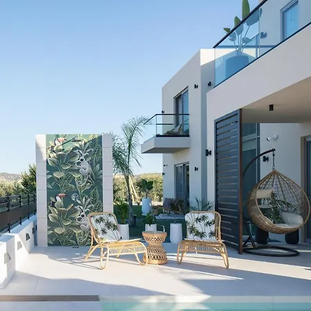빌라 Macaw Luxury Residence, Daily Housekeeping Included! 스켈레타