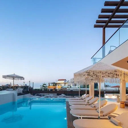 Macaw Luxury Residence, Daily Housekeeping Included! 스켈레타